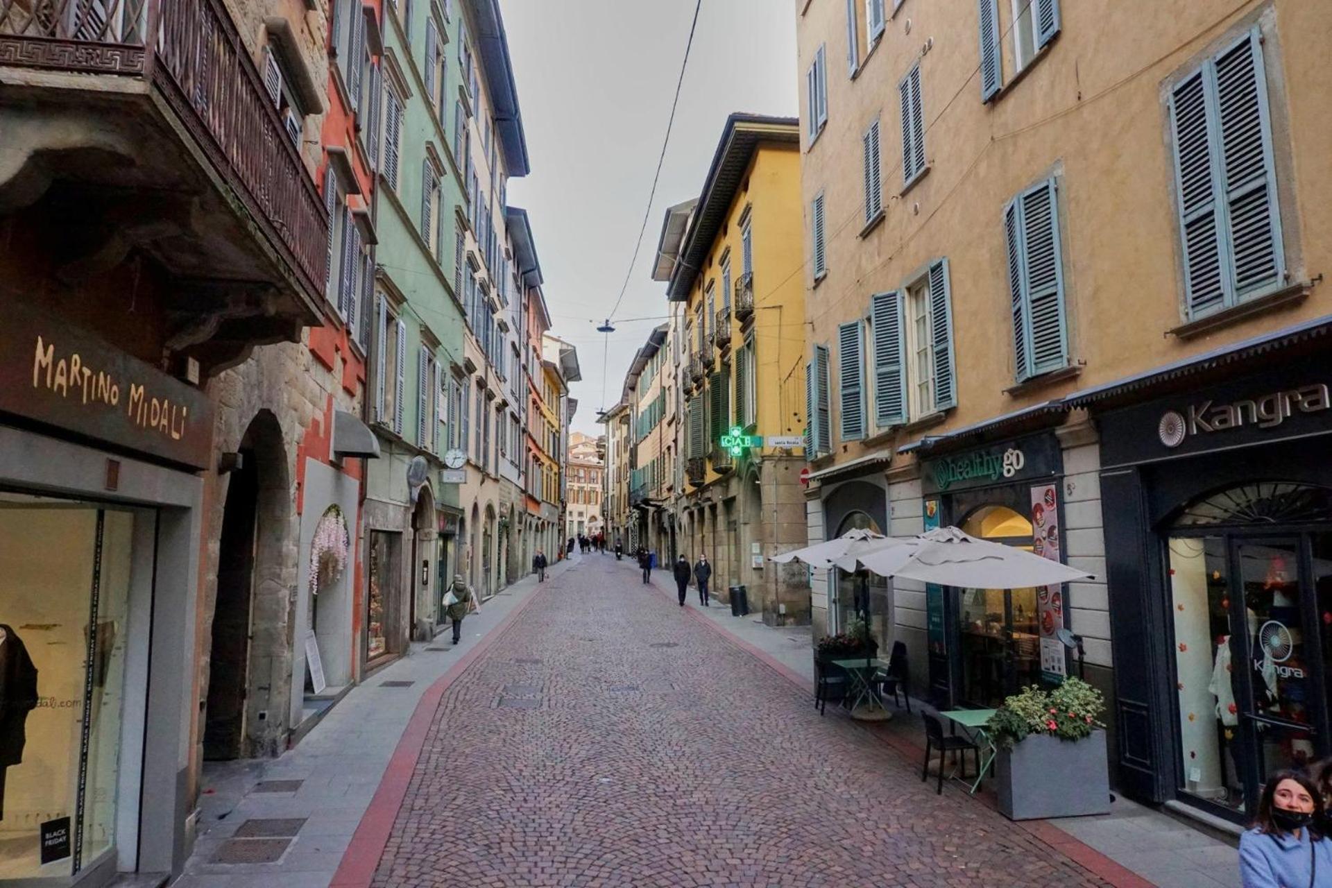 Magic Place Bergamo! Relax Apartment With Terrace In The Heart Of The City מראה חיצוני תמונה